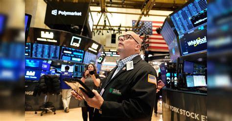 US private sector adds more jobs than expected in March: ADP, ETHRWorld