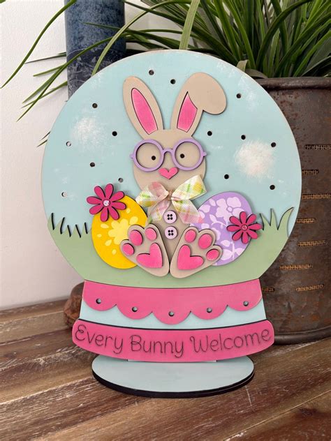 Easter Bunny Light-up Snow Globe, 32024 Utica, Fraser, MI, 18 March ...