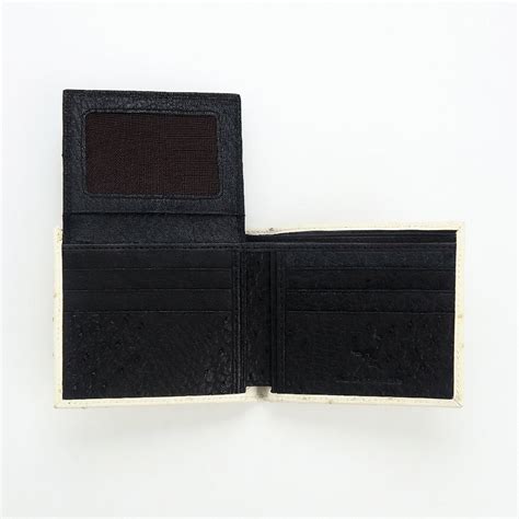 Cream Ostrich Wallet — 10-Slot Exotic Bifold | Bikerringshop