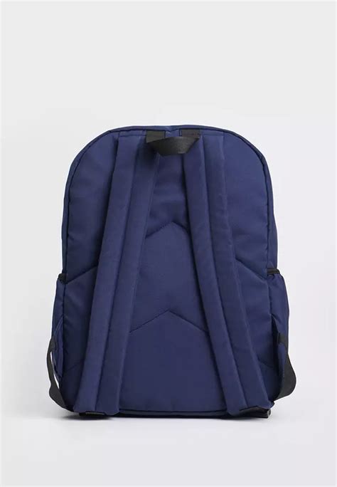網上選購 Penshoppe Men's Regular Backpack with Woven Label 2025 系列 | ZALORA香港