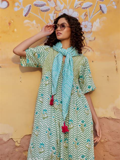 Green & Magenta Hand Block Waffle Cotton Hand Towel – Pinklay