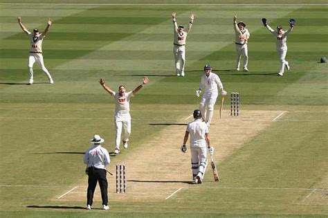 Ashes: 20 wickets fall on opening day of Boxing Day Test