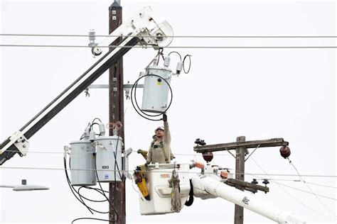 CenterPoint shows more than 1,000 Houston area customers without power ...