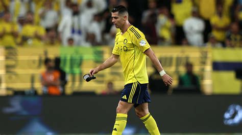 VIDEO: Comical 98th-minute own goal from Al-Nassr goalkeeper keeps ...