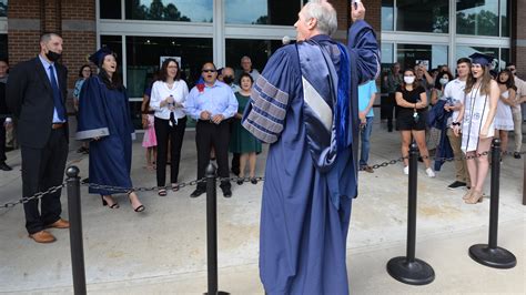 2020 UNF grads finally get their Jacksonville commencement