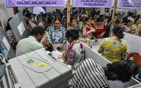 Moitra’s ‘lollipop’ jibe sharpens final phase Bengal battle