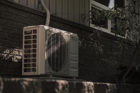 Air conditioning is controversial in Europe. Culture & political wars ...