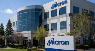 Micron stock falls on Tuesday: Why analysts still see gains ahead