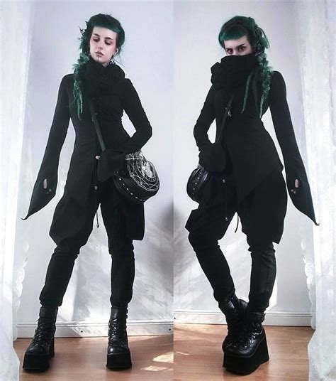 Pin By Isabel On Casual Goth Fashion Costume Outfits Fashion