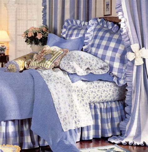 Pin By Donna On Periwinkle Cottage Blue White Decor Bedroom