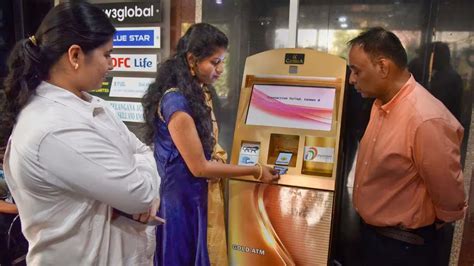 Gold ATM: देश में पहली बार इस शहर में लगा गोल्ड ATM, पुराने सोने के ...
