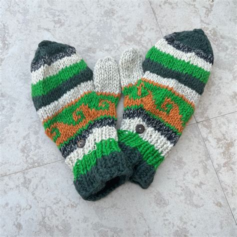 Hand Gloves – The Nomad Vibes