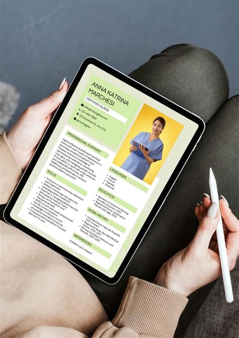 Editable Green Nursing Resume Template | Minimalist Nurse CV ...