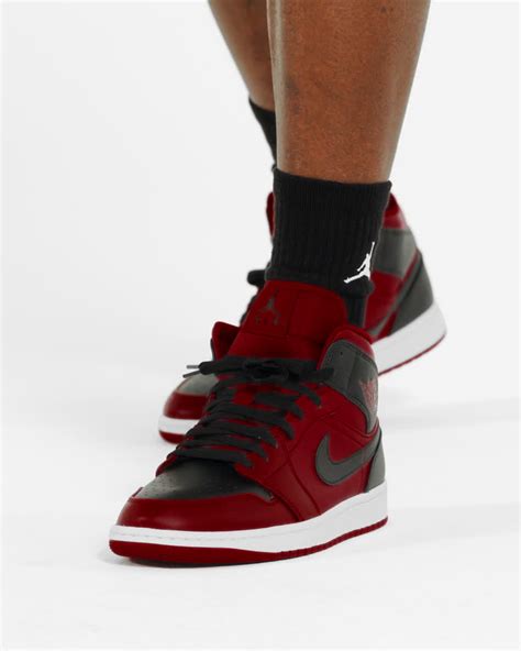 Air Jordan 1 Mid Shoes Nike Bg