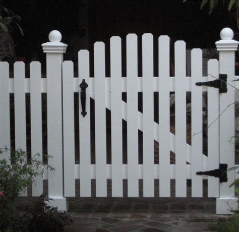 Pin By Hollie Hutto On Outdoors Garden Gate Design Picket Fence Gate
