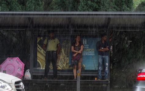 15 Things That Must Happen When It Rains In Malaysia