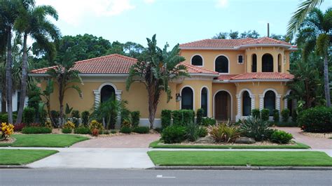 Luxury Homes In South Florida Are Flying Off The Shelves