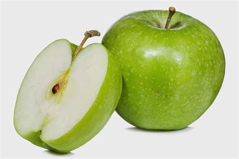 Meski demikian, perlu diingat bahwa makanan padat seperti apel baru bisa diberikan kepada bayi yang. Gambar Gambar Buah Apel Kartun Bliblinews Apple Merah ...