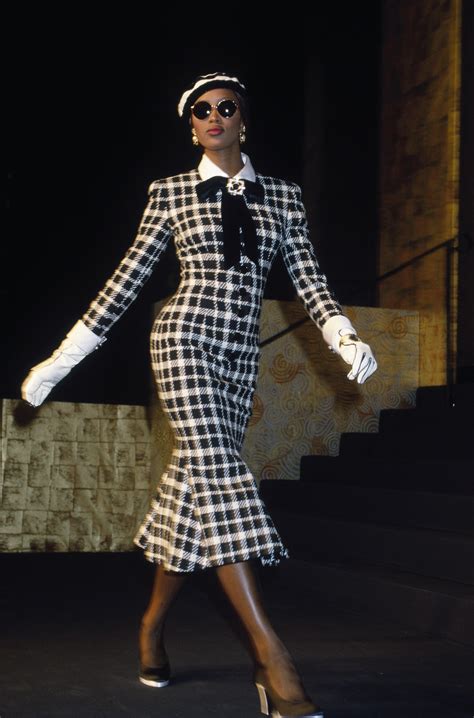 Naomi Campbell Walks The Runway Of The Valentino Fallwinter 1992 Show