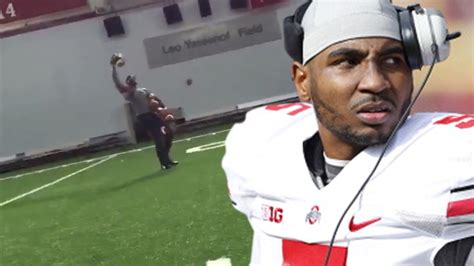 Braxton Miller One Handed Catch While Holding 5 Footballs Video