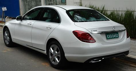 Sedan, qızılı, avtomatik sürət qutusu. AUTOentusiastas