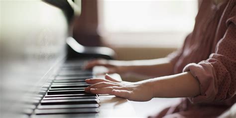 10 Ways Playing The Piano Benefits Children