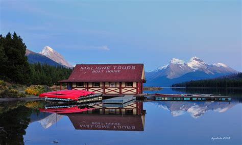 Maligne Lake Boat House I Shot This In Late Evening Well Flickr
