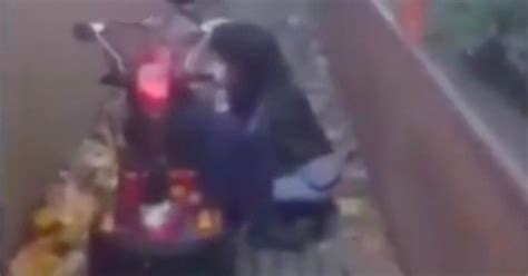 Woman Performs Sex Act On Man In Mobility Scooter In Broad Daylight Mirror Online