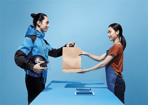 How does instant delivery contribute to the success of SMEs? - GOGOX SG