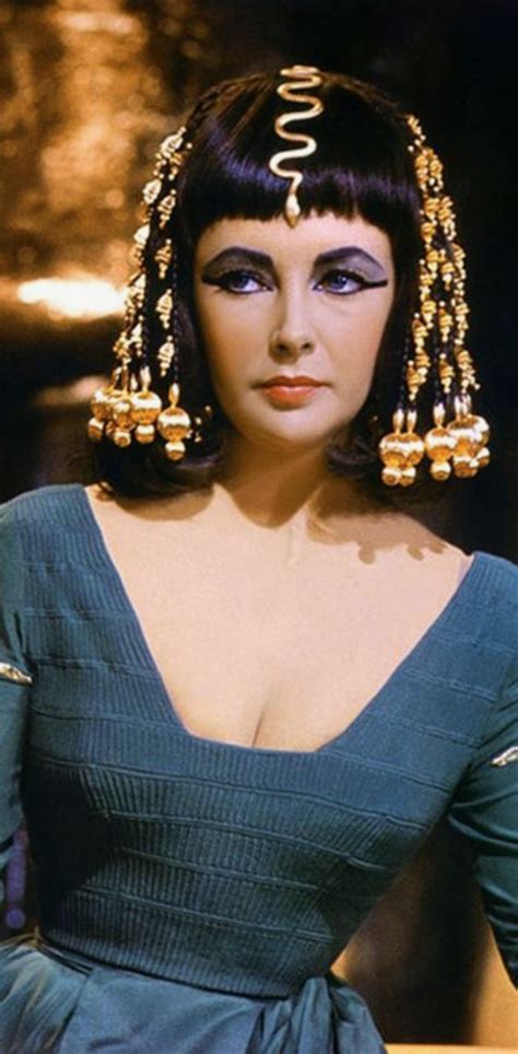 Pin By Classic Movie Hub On Elizabeth Taylor Elizabeth Taylor Cleopatra Elizabeth Taylor