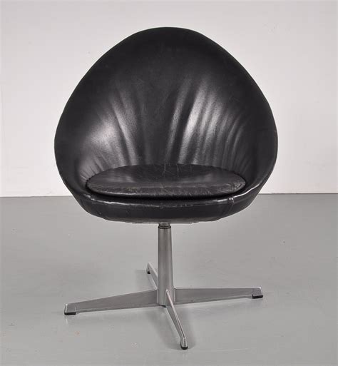 1960s Little Egg Swivel Chair By Pastoe 80510