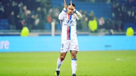 Memphis depay appears to have gotten himself a pet lion to go with the one he has tattooed on his back. Memphis Depay praised for impressive Lyon debut after ...