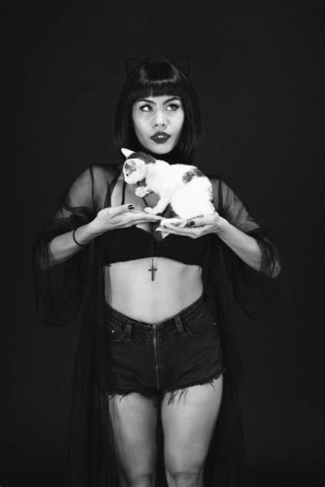 Sex Kittens Siamese Kitty Cat Calendar Pairs Gorgeous Girls With Cats To Encourage Adoption