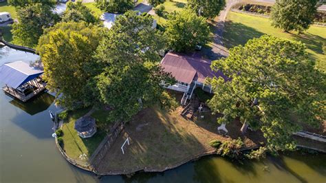 Serene Waterside Retreat: (2) Bedroom Home on Weiss Lake, Gaylesville