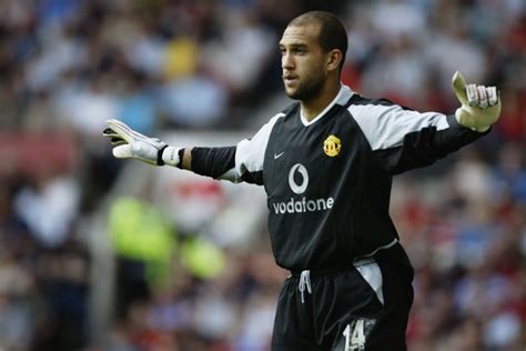 Manchester United Tapped Up Keeper Tim Howard And Could Face Fifa