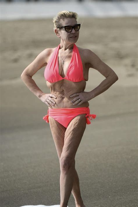 Tina Malone Proudly Shows Off Excess Skin And Surgery Scars As She Hits
