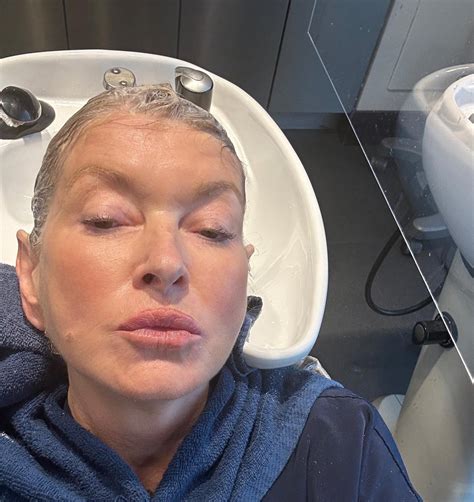 martha stewart posts flirty selfie that shows off her ‘good skin us weekly