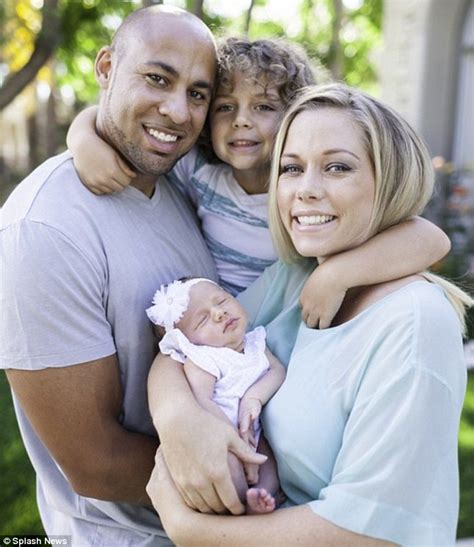 kendra wilkinson reunites with husband hank baskett daily mail online