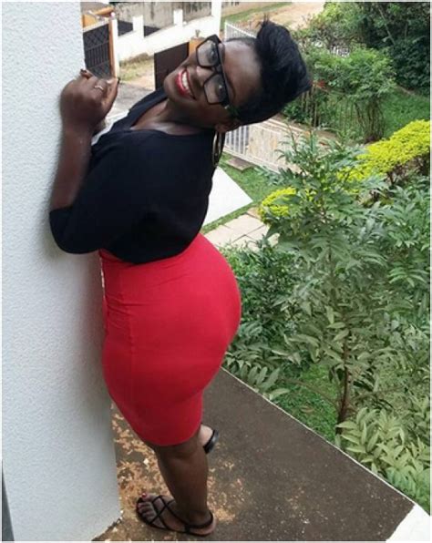 This Ugandan LADY Has Been Blessed With The Real Natural Derriere PHOTOs