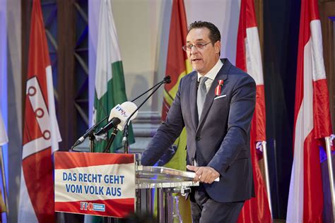 Team hc presented its list for the election in august. HC Strache zum Nationalfeiertag: „Das Recht geht vom Volk ...