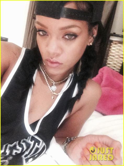 Rihanna Entertains Herself By Going On A Selfie Spree Photo 3220792 Rihanna Photos Just