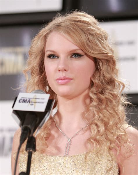 Taylor Swifts Hair Has Really Transformed Over The Years Huffpost