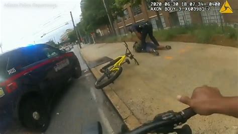 Atlanta Police Officer Borrows Mans Bicycle To Chase Down Shooting Suspect Fox News Video