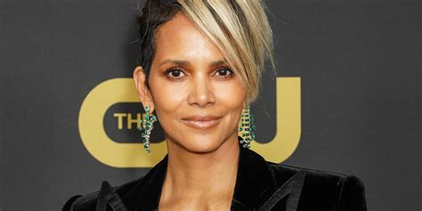 Halle Berry Face Plants At Charity Event Teases Herself About It