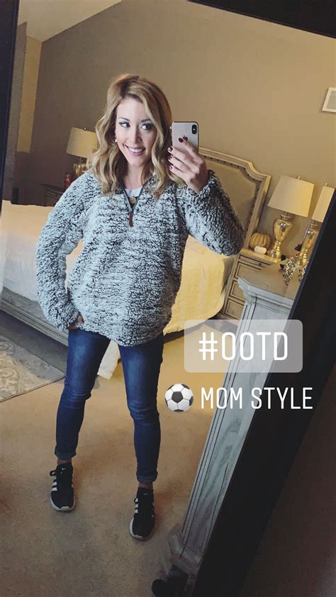 Soccer Mom Style Ootd Super Comfy Falll Cozy Pullover ⚽️💚🖤 Fall Outfit