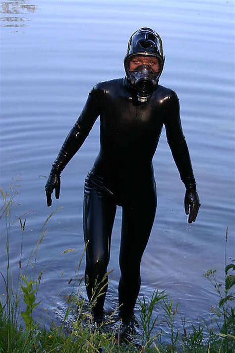 Pin On Diving Woman Wetsuit Drysuit And Scuba Diving In Latex