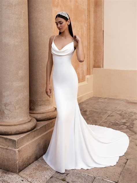 19 Simple Elegant Wedding Dresses For The Non Traditional Bride