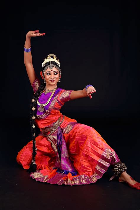 Bharatanatyam Indian Classical Dance Form Bharatanatyam Poses Indian