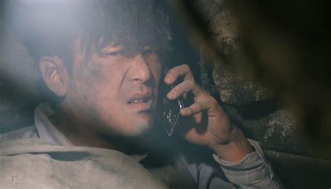 Video Photos Added New Making Of Video Posters And Stills For The Korean Movie Tunnel