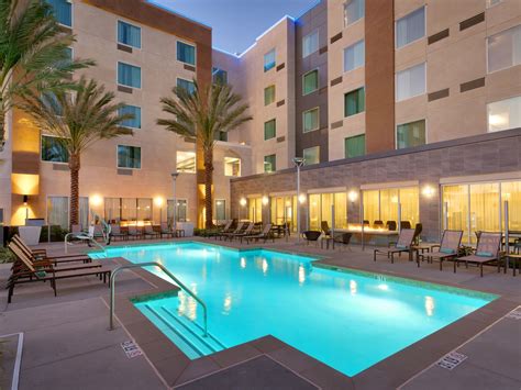 Courtyard By Marriott Los Angeles Laxhawthorne Discover Los Angeles